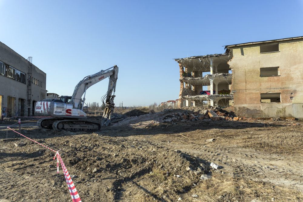 Bývalý armádní opravárenský podnik v Olomouci likviduje těžká technika