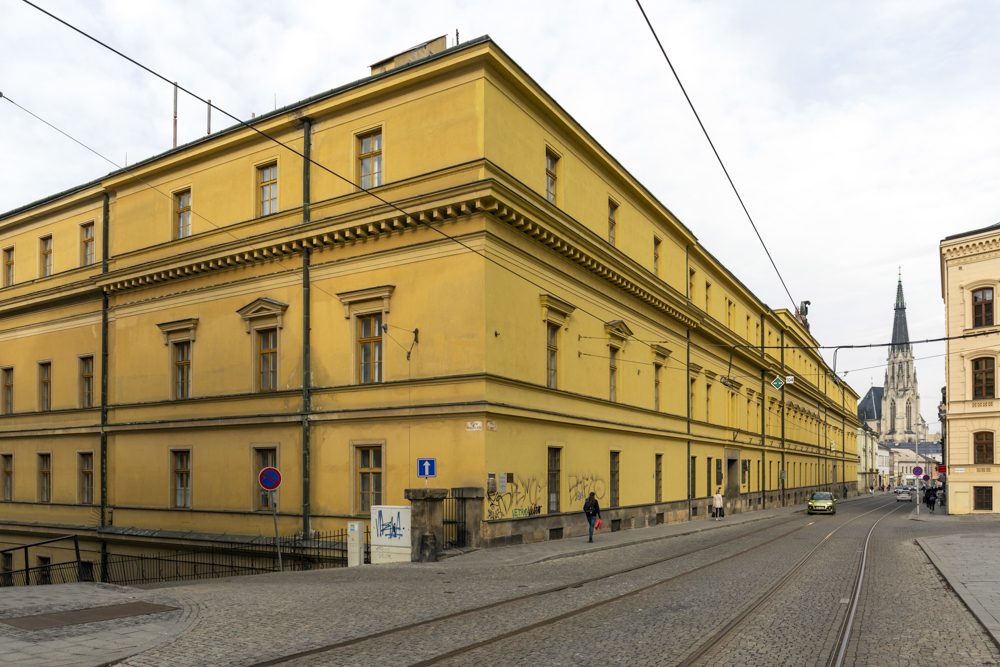Krajské asistenční centrum odbavilo stovky uprchlíků z Ukrajiny. Nově bude sídlit v Hanáckých kasárnách