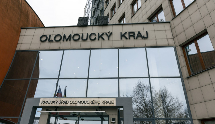 Krajské asistenční centrum odbavilo stovky uprchlíků z Ukrajiny. Nově bude sídlit v Hanáckých kasárnách