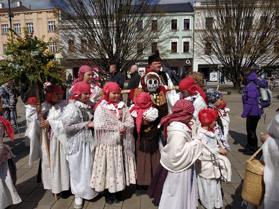 FOTOGALERIE: Zapálená Smrtka skončila v potoce