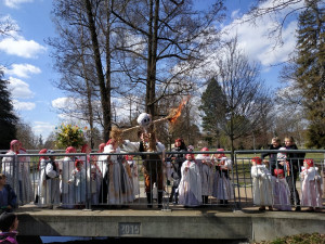 FOTOGALERIE: Zapálená Smrtka skončila v potoce