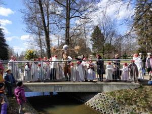 FOTOGALERIE: Zapálená Smrtka skončila v potoce