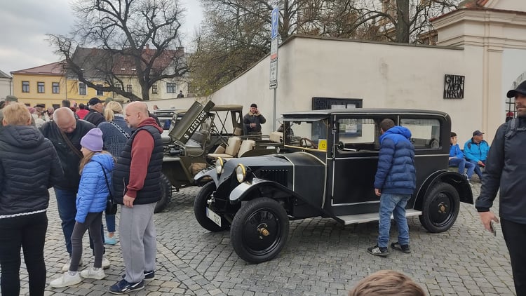 FOTOGALERIE: Jízda veteránů z Přerova na Helfštýn