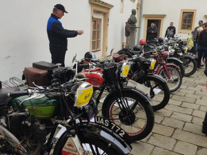 FOTOGALERIE: Jízda veteránů z Přerova na Helfštýn