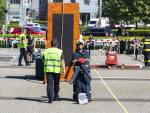 Tažení figuríny a 315 schodů. Hasiči změřili síly na závodech v Olomouci