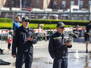 Tažení figuríny a 315 schodů. Hasiči změřili síly na závodech v Olomouci
