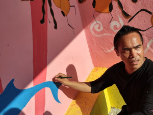 FOTOGALERIE: Zastávka v Holici má novou výzdobu