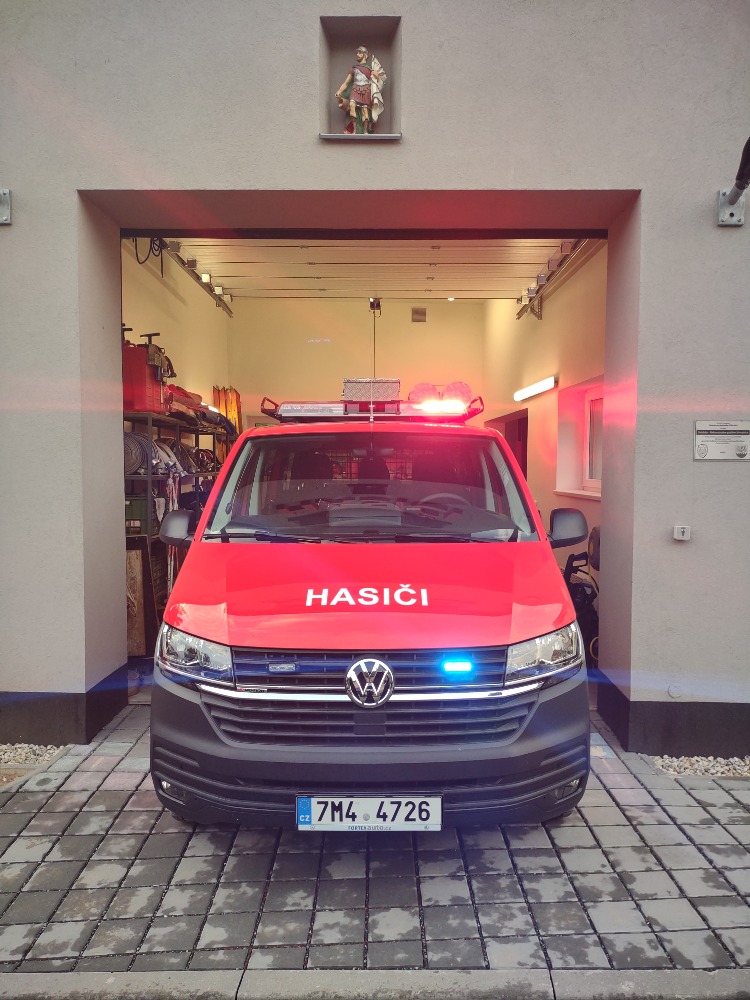 FOTOGALERIE: Nová cisterna pro hasiče z Dubicka