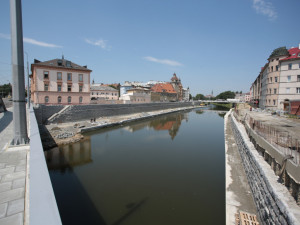 Nový olomoucký most dostal oficiální jméno, na důležitou ulici se vrací provoz