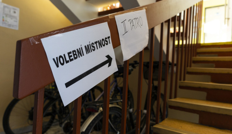 FOTOGALERIE: Lidé na Hané vyrazili k volbám