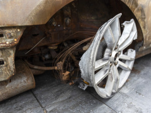 FOTOGALERIE: Válku na Ukrajině připomínají v Olomouci zdevastovaná auta