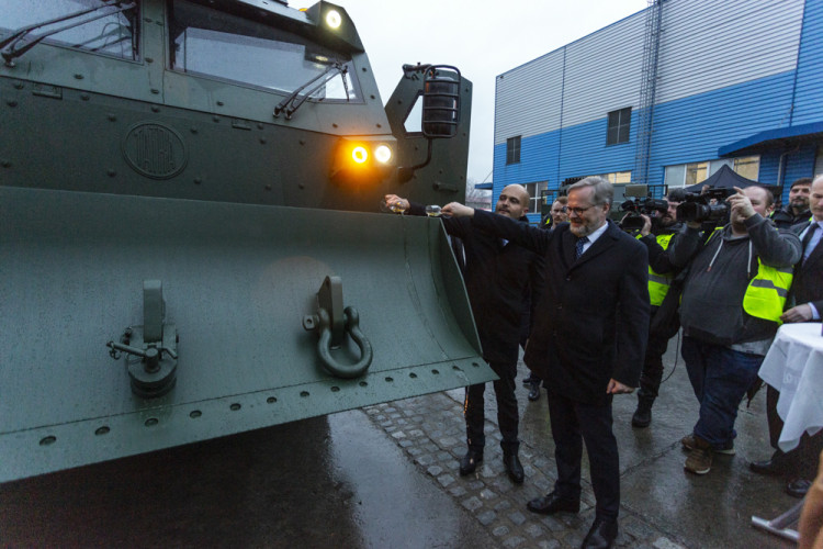 FOTOGALERIE: Šternberská Excalibur Army představila prototypy i modernizaci tanků T72 pro Ukrajinu