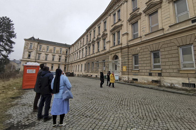 FOTOGALERIE: Dominanta Fakultní nemocnice Olomouc půjde k zemi. Jak vypadá před demolicí?