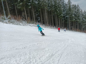 FOTOGALERIE: Jeseníky lákají na jarní lyžování, volné sjezdovky a výlety