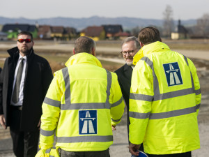 FOTOGALERIE: U Postřelmova pokračuje výstavba klíčové obchvatu Bludova