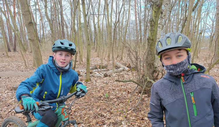 FOTOGALERIE: Plumlovské traily si oblíbili i mladí bikeři