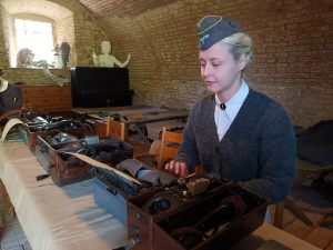 FOTOGALERIE: Zámek obsadily děti a kluby vojenské historie