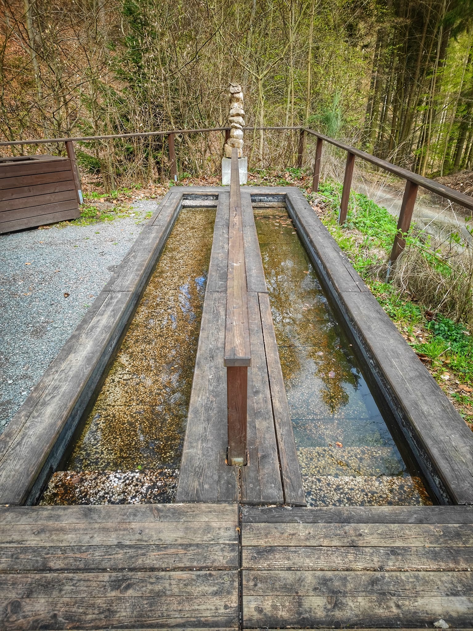 FOTOGALERIE: Bukovka stojí v malebné přírodě