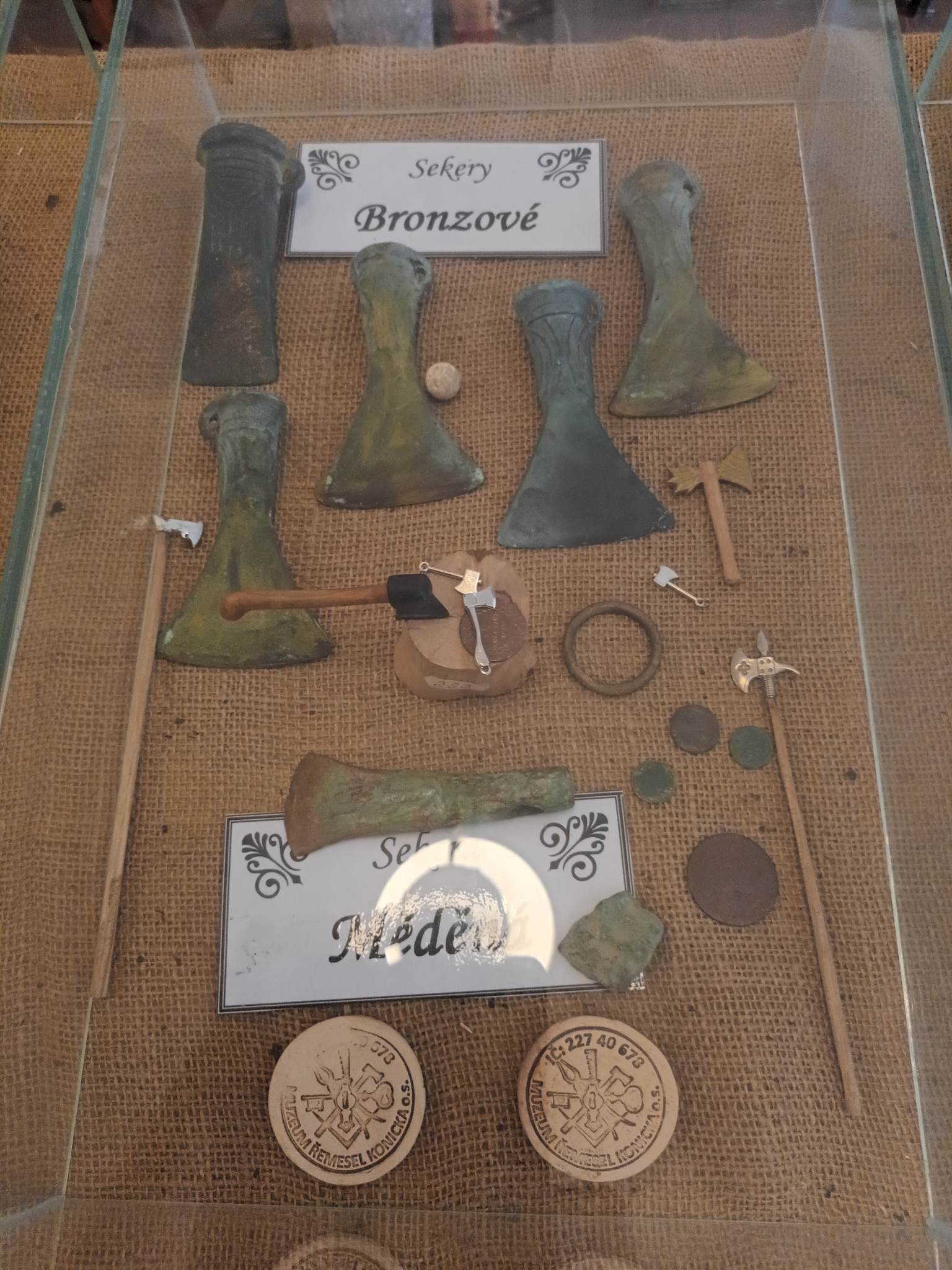 FOTOGALERIE: Muzeum v Konici představuje všechny druhy sekyrek