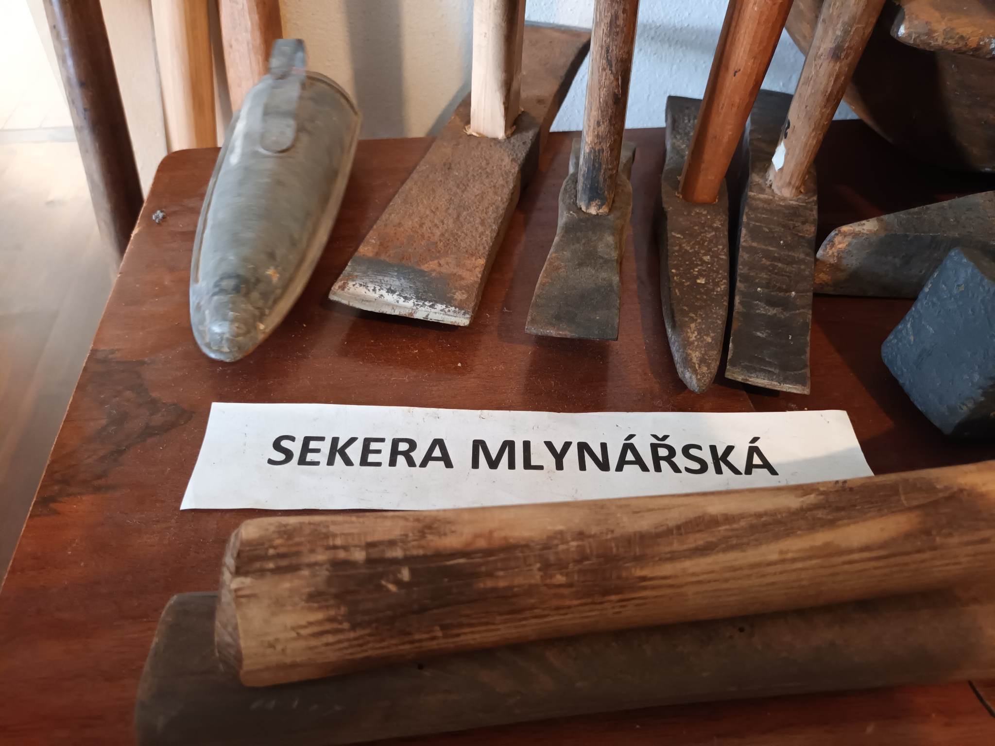 FOTOGALERIE: Muzeum v Konici představuje všechny druhy sekyrek