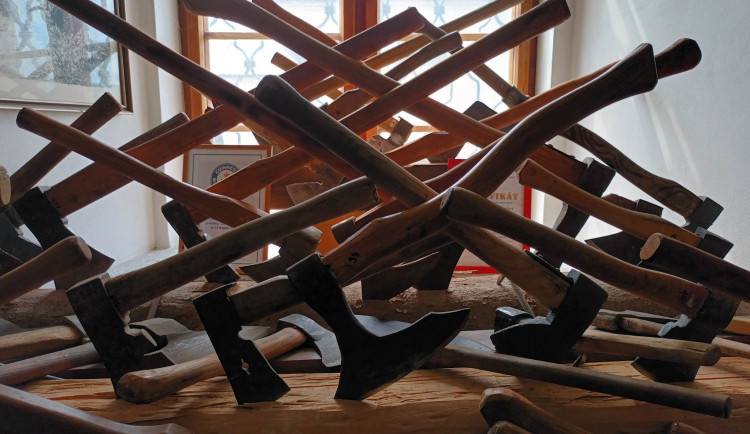 FOTOGALERIE: Muzeum v Konici představuje všechny druhy sekyrek