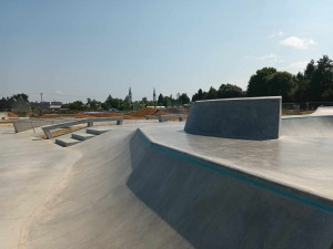FOTOGALERIE: Moderní skatepark v Litovli je před dokončením