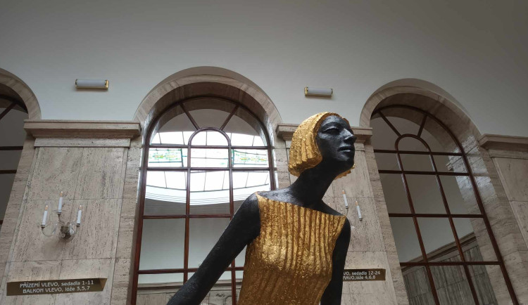 FOTOGALERIE: Obnovené vitráže proměnily prostějovský Národní dům