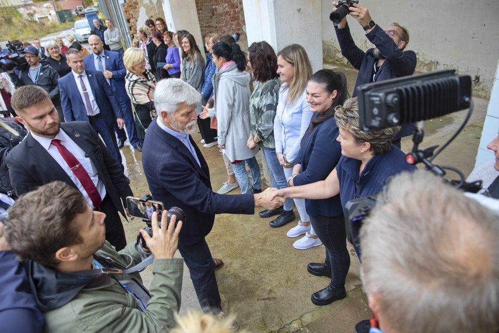 FOTOGALERIE: Prezident Pavel navštívil textilní podnik v Jeseníku i školu ve Vápenné