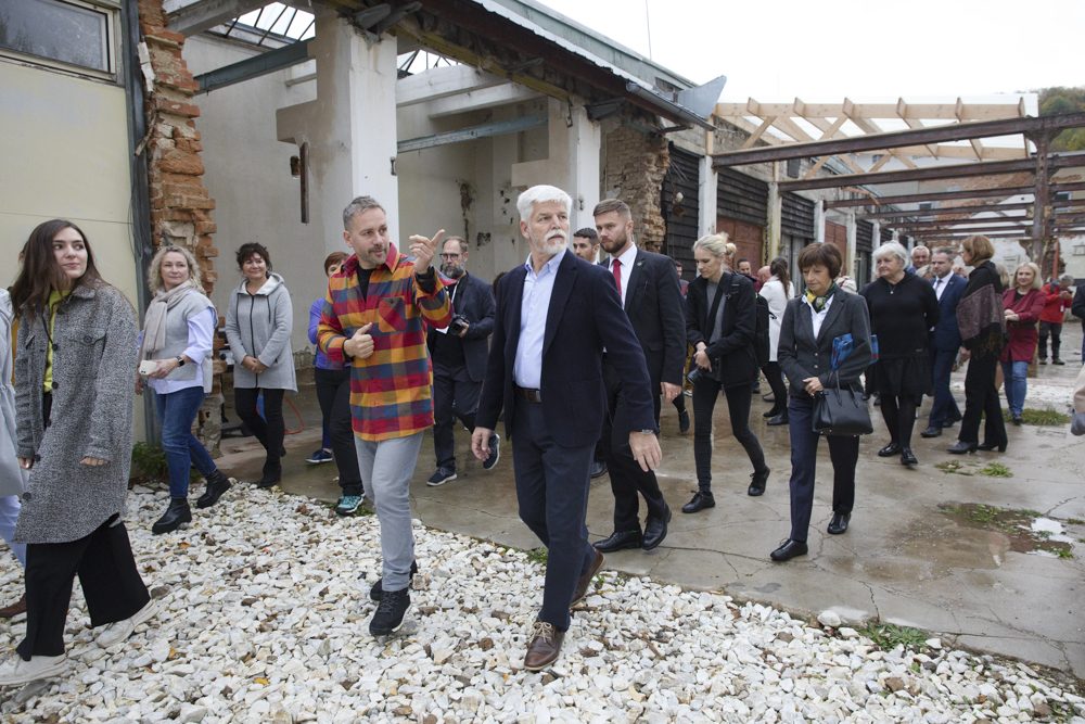 FOTOGALERIE: Prezident Pavel navštívil textilní podnik v Jeseníku i školu ve Vápenné
