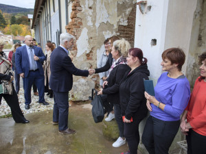 FOTOGALERIE: Prezident Pavel navštívil textilní podnik v Jeseníku i školu ve Vápenné
