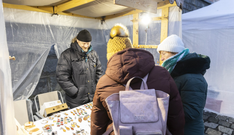 FOTOGALERIE: Vánoční trhy na olomoucké náplavce mají za sebou první ročník