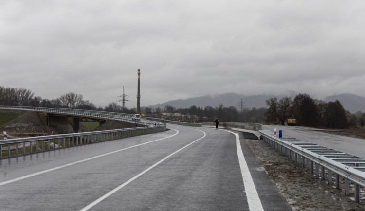 FOTOGALERIE: Obchvat Bludova za dva a půl miliardy korun je připraven pro motoristy