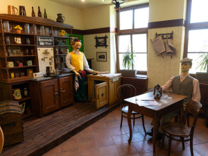 FOTOGALERIE: Od bednářství až k robotickému ramenu. Pivovar Holba představuje své dějiny i současný provoz