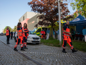 FOTOGALERIE: Pomoc na druhou. V Olomouci darovali krev záchranáři, hasiči, policisté i vojáci