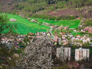 FOTOGALERIE: Důl, studánka, vyhlídkové místo s lehátkem a venkovní geologická expozice