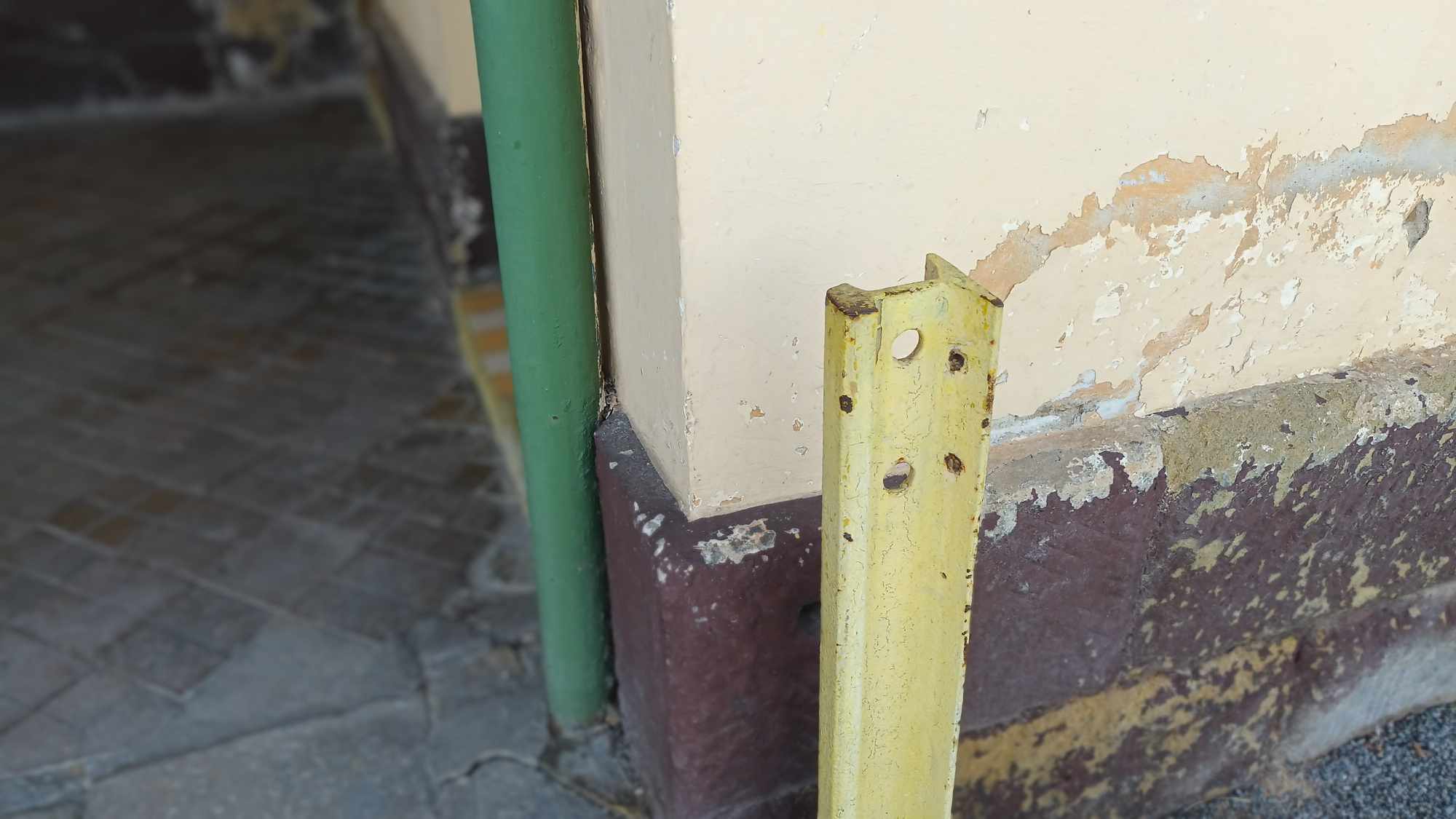FOTOGALERIE: Správa železnic nechala místní nádraží v Prostějově zpustnout. Nyní ji převezme město