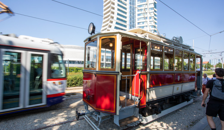 FOTOGALERIE: Unikátní historická tramvaj č. 16 může projíždět olomouckými ulicemi