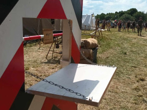 FOTOGALERIE: Bojová technika, jeepy, obrněnce, vozidla pěchoty, ale i tanky a letadla v Drahanech