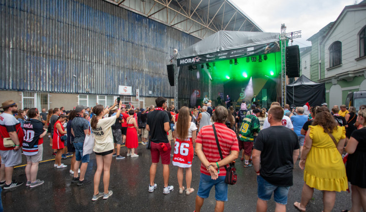 Mora Fest nabídl v Olomouci hokejová derby i koncerty oblíbených kapel