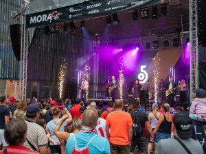 Mora Fest nabídl v Olomouci hokejová derby i koncerty oblíbených kapel