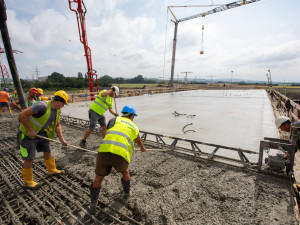 Stavba D1 u Přerova je přibližně v polovině, hotová by mohla být i do konce roku 2025