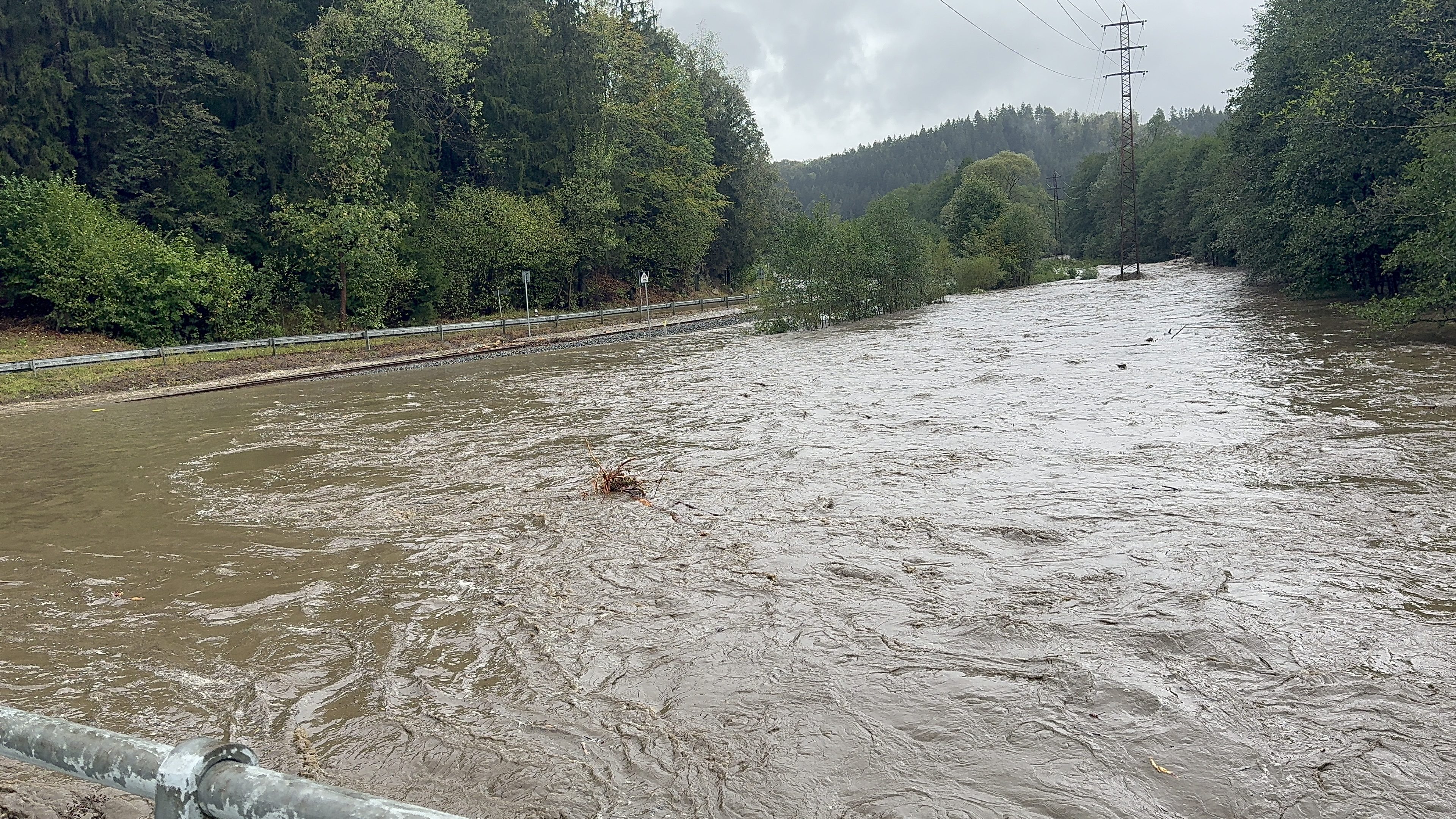 FOTOGALERIE: Hasiči zasahují v Olomouckém kraji kvůli povodním a větru