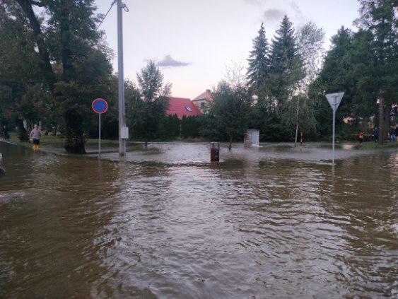 FOTOGALERIE: Hasiči zasahují v celém Olomouckém kraji kvůli povodním