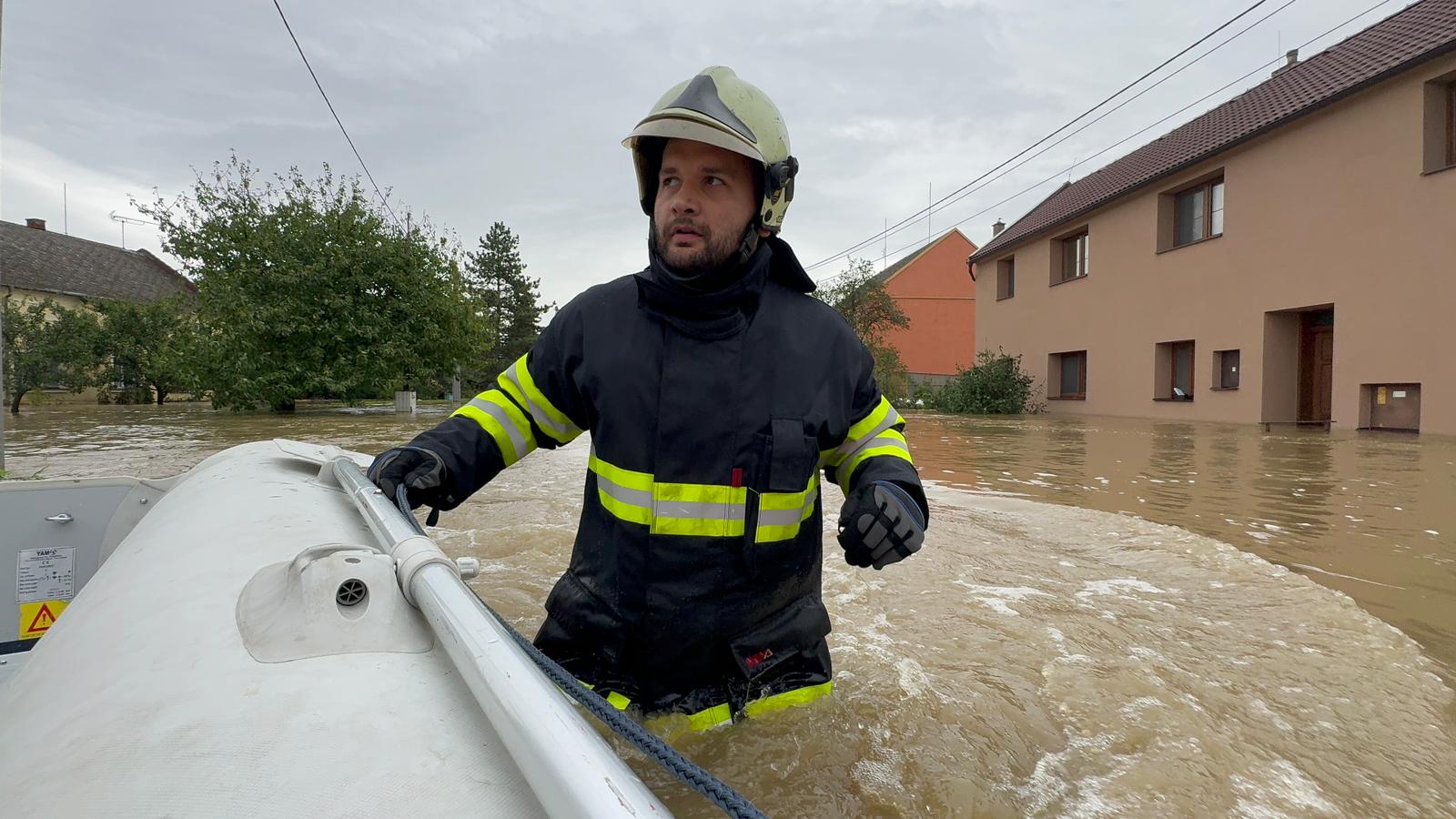 FOTOGALERIE: Hasiči zasahují v celém Olomouckém kraji kvůli povodním