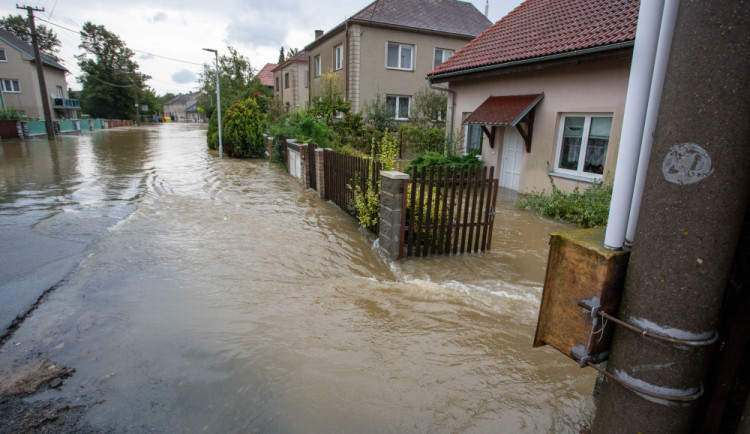 FOTOGALERIE: Litovel zaplavila řeka Morava, město je uzavřené