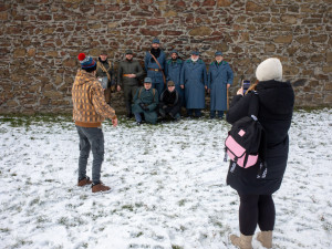 FOTOGALERIE: Hrad Helfštýn otevřel brány pro oblíbený novoroční výstup, dorazily čtyři tisíce lidí