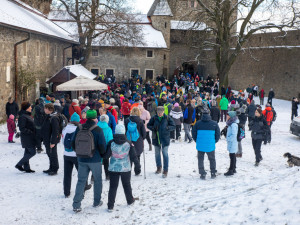 FOTOGALERIE: Hrad Helfštýn otevřel brány pro oblíbený novoroční výstup, dorazily čtyři tisíce lidí