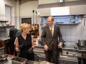 FOTOGALERIE: Když se zhasne. V Olomouci vzniká film podle úspěšné divadelní komedie