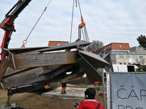 FOTOGALERIE: Nové čapí sídlo v Hranicích bude svařeno z plechů