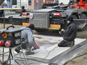 FOTOGALERIE: Nové čapí sídlo v Hranicích bude svařeno z plechů